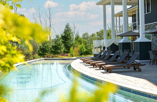 Wyoming Cabin | 70+ Amenities | Cabin w/2-Story Windows + Studio