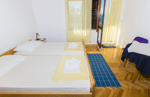 Starigrad Apartment | 70 m² Apartment ∙ 2 bedrooms ∙ 4 guests