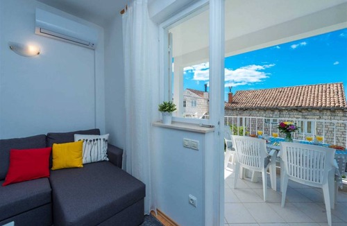 Pile Apartment | 70 m² Apartment ∙ 3 bedrooms ∙ 5 guests