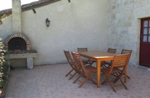 Dondas House | 70 m² Farmhouse ∙ 2 bedrooms ∙ 4 guests