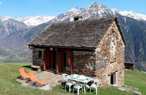 Acquarossa House | 70 m² House ∙ 2 bedrooms ∙ 6 guests
