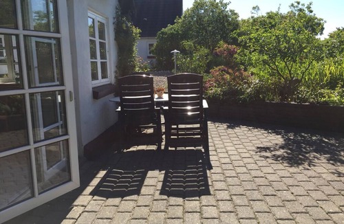 Erslev House | 70 m2 lovely holiday flat near Hanklit. Only 20 metres to the Limfjord