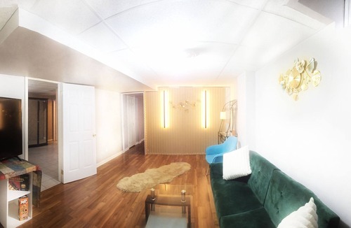 Vaughan Apartment | 70%OFF Luxurious hotTub,Sauna,2000 ft² of Private!