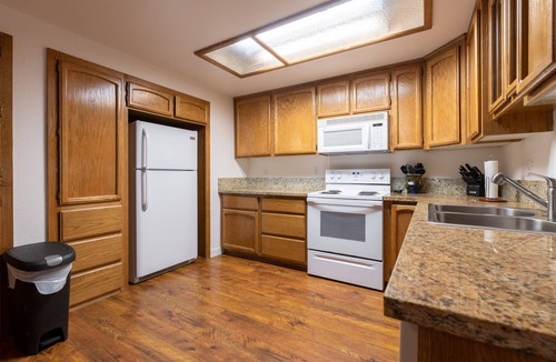 Citrus Heights House | (70) Spacious 3 bed, 2 bath, 2 car garage with yard in Citrus Heights