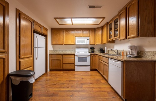 Citrus Heights House | (70) Spacious 3 bed, 2 bath, 2 car garage with yard in Citrus Heights