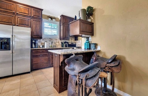 Gilmer House | 700+ acre farm with ponds and a hot tub! Perfect for entertaining!