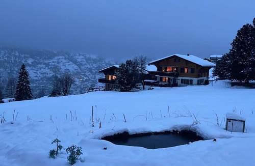 Graechen Apartment | 700 metres from ski resort