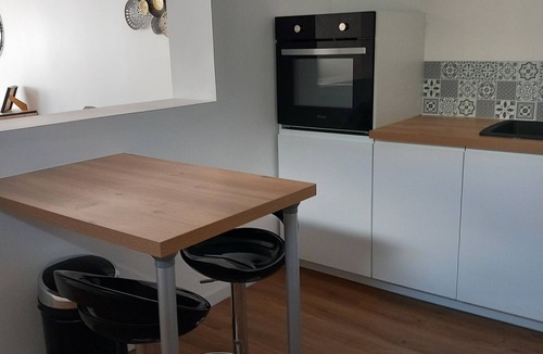 Mesnil-Val Apartment | 700 metres from the sea, apartment with large terrace and garden