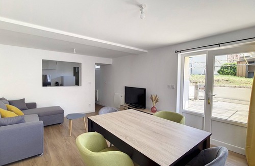 Mesnil-Val Apartment | 700 metres from the sea, apartment with large terrace and garden