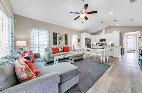 El Centro Beach House | 🏖️700yds to Beach-Pool-Grill-Gas Firepit-Beach Life🏖️