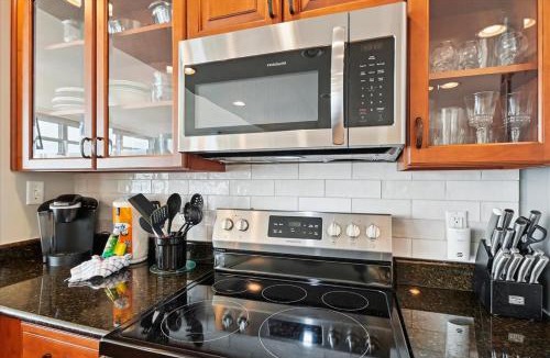 Thomas Drive Apartment | 701 Sterling Beach