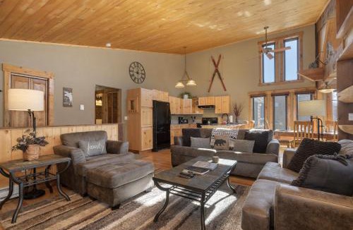 Fraser Villa | 701B Quail