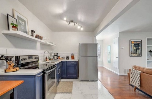 North San Antonio - SAT House | 702B · Cozy Modern Alamo City Retreat