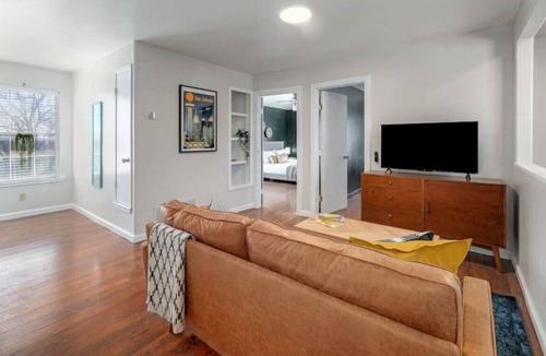 North San Antonio - SAT House | 702B · Cozy Modern Alamo City Retreat