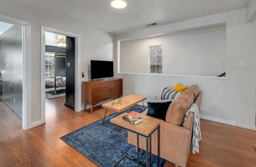 North San Antonio - SAT House | 702B · Cozy Modern Alamo City Retreat