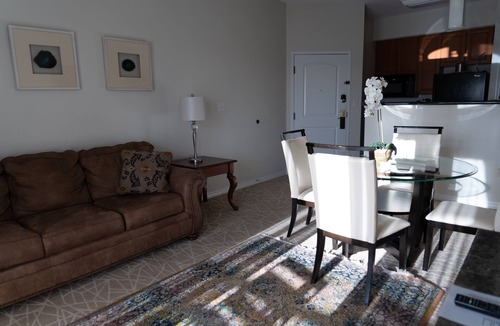 Florida Center Apartment | 705 S Luxury 1Bedroom pool and Universal view