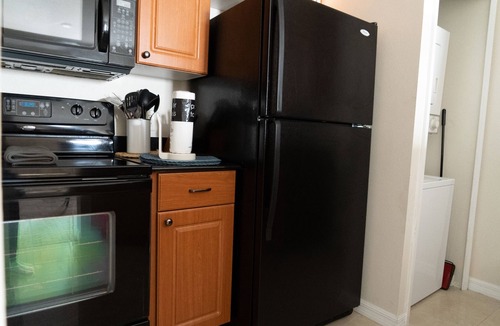 Florida Center Apartment | 705 S Luxury 1Bedroom pool and Universal view