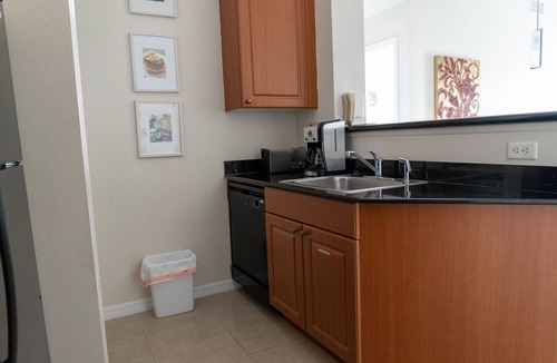 Florida Center Apartment | 705 S Luxury 1Bedroom pool and Universal view