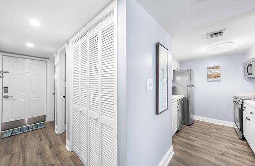 Holiday Isle Condo | 706 - Bright n Beachy, includes Free Beach Service