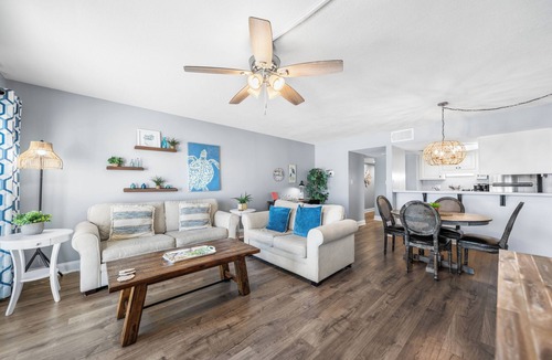 Holiday Isle Condo | 706 - Bright n Beachy, includes Free Beach Service
