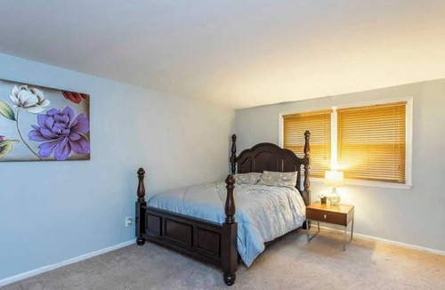Foxcroft Square Bed & Breakfast | 707 sandyhill rd