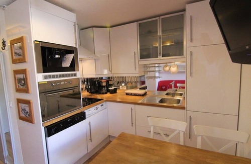 Eclose-Est Apartment | 70m from shops, 2nd floor, tv, 25m², Alpe d'Huez