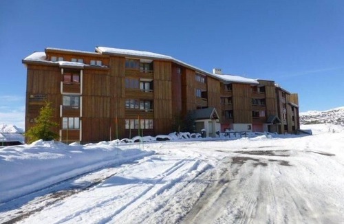 Eclose-Est Apartment | 70m from shops, 2nd floor, tv, 25m², Alpe d'Huez