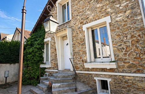 Sevran Apartment | ⭐ 70m² with Terrace - Near Paris, CDG & RER B (5min)