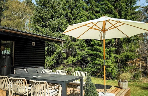 Ebdrup House | 70s summer house with sauna and cold plunge