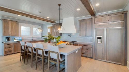 Isle of Palms House | 710 Ocean Boulevard AvantStay Oceanfront Private Pool Rooftop Deck