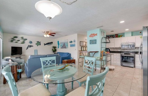 Gulf Lagoon Beach House | 7131 Sunset Ave-Splendid Private Cottage- 1 Block from Beach!