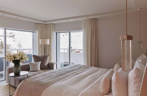 Vals Hotel | 7132 Hotel
