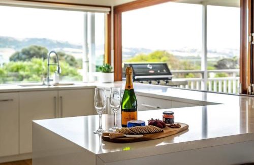 Hayborough House | 72 Seagull Ave Chiton - BYO Linen