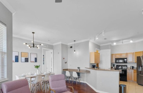 Loughman Apartment | 721TR 2BR Condo APT Heated Pool HotTub King Bed