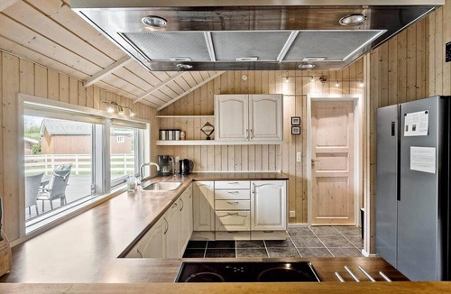 Bog By House | 7323 Bogø - Vindrosen 23
