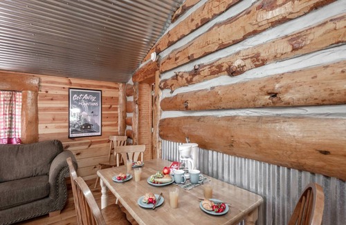 Ruidoso Cabin | 74 m² Cabin ∙ 2 bedrooms ∙ 6 guests