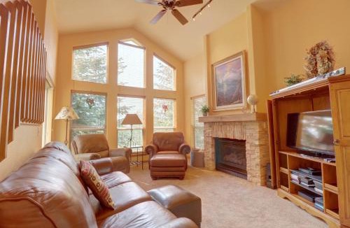 Corinthian Hills House | 75 Corinthian 3Br 3Ba Spacious Layout, Private Garage