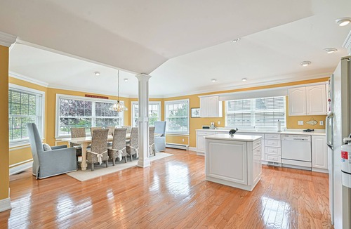 A-Zone House | 75 Ft from the Beach! Beach Block!