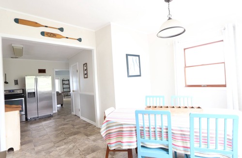 Teall Beach House | 75 Ft Of Private Lakefront!