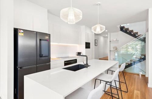 Corlette House | 75A Sandy Point Road