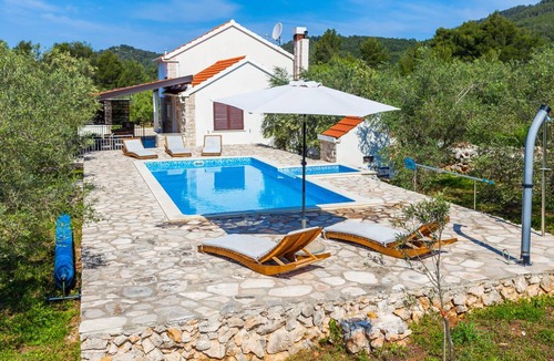 Potirna Villa | 76 m² Villa ∙ 3 bedrooms ∙ 6 guests