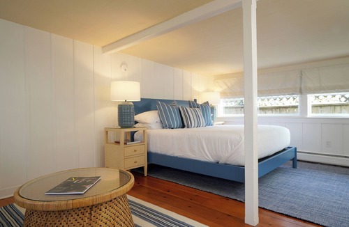 Nantucket Town Hotel | 76 Main Ink Press Hotel