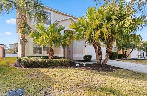 Seasons House | 765 Beautiful Vacation Home With Private Pool, And Much More!