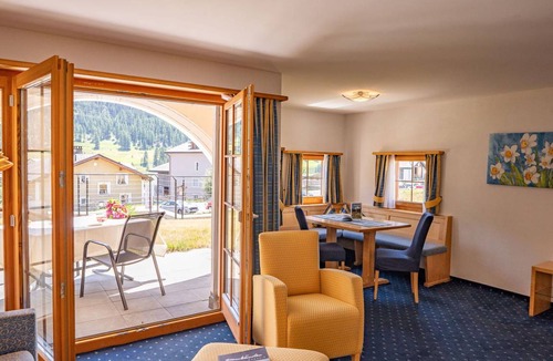 Zuoz Apartment | 77 m² Apartment ∙ 1 bedroom ∙ 4 guests