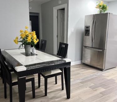 Clodine House | 77072 New remodeled Cute Townhome SW