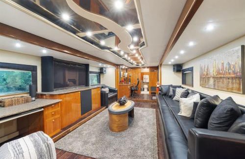 Austin Villa | 7744 Ranch Entire Resort