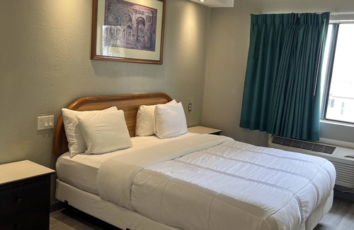 Huntington Beach Hotel | 777 Motor INN