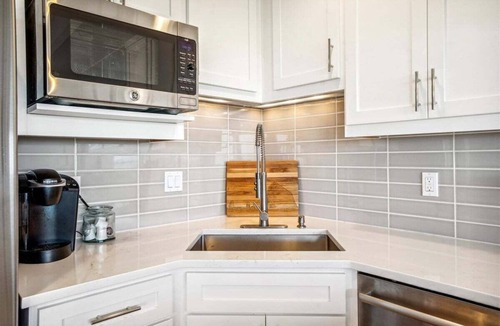 Downtown Cannon Beach House | 777 Ocean - Beachfront!