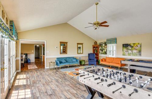 Bunnlevel House | 78-Acre Retreat Near Campbell U: Fish, Play, Relax