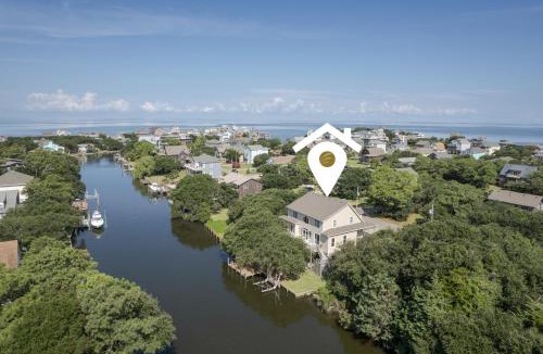 Brigands' Bay House | 7813 - Dock Tails